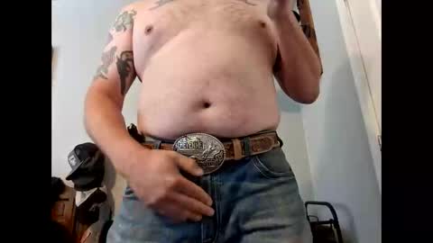 Snapshot of shyguycurious5 chatting on 11.11.25 shyguycurious5 online show from 11.11.25