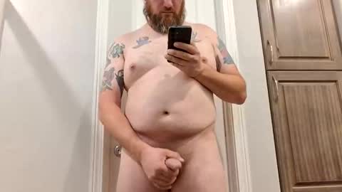 Snapshot of shyguycurious5 chatting on 12.17.25 shyguycurious5 online show from 12.17.25