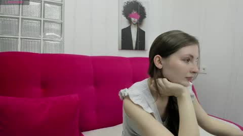 Snapshot of shyly_lisa chatting on 06.03.26 shyly_lisa online show from 06.03.26