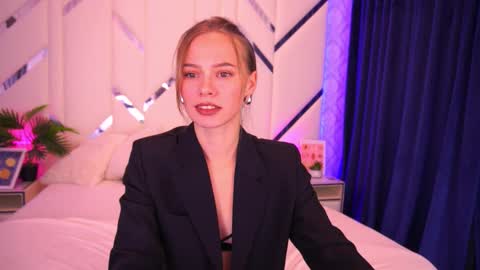 shyysiren online show from 10.14.25