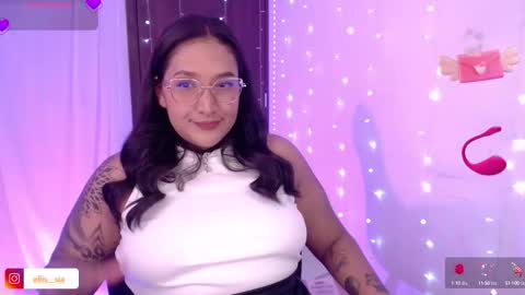 Snapshot of sia_ellis chatting on 10.03.25 Salome Next streaming 11102024 online show from 10.03.25