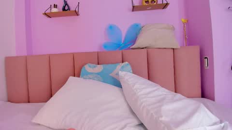 sienna_mg12 online show from 11.20.25