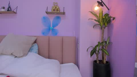 sienna_mg12 online show from 11.27.25