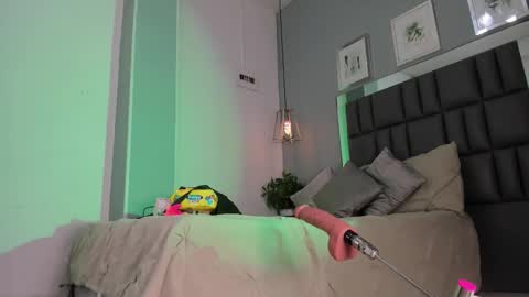 Keira online show from 02.25.26