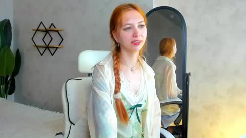 Sienna online show from 04.16.26