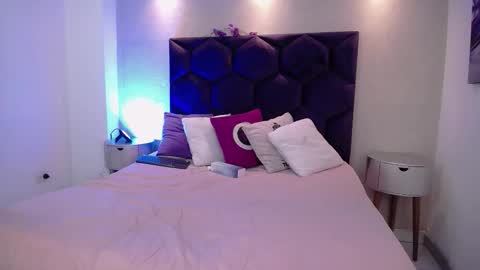 Snapshot of siennaluxee chatting on 01.06.26 siennaluxee online show from 01.06.26