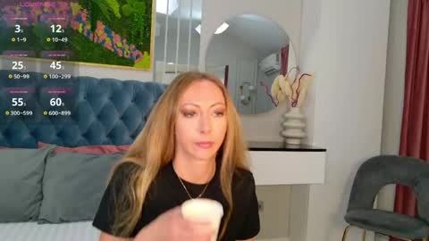Snapshot of siennapierce chatting on 05.14.26 Sienna online show from 05.14.26