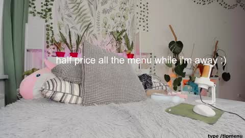 Snapshot of sierra_diamond chatting on 01.04.25 Si online show from 01.04.25