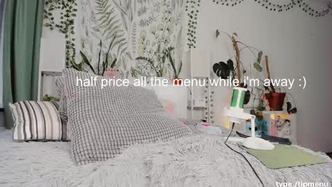 Snapshot of sierra_diamond chatting on 02.23.25 Si online show from 02.23.25