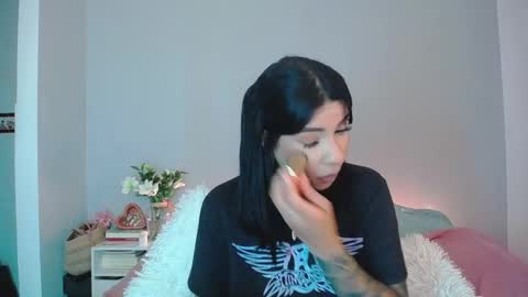 Snapshot of siirena chatting on 11.24.25 siirena online show from 11.24.25