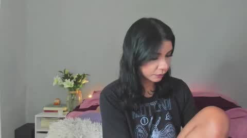 Snapshot of siirena chatting on 11.26.25 siirena online show from 11.26.25