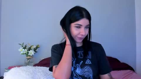 Snapshot of siirena chatting on 11.29.25 siirena online show from 11.29.25