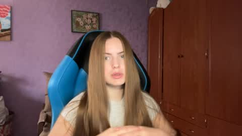 Erica online show from 04.10.26