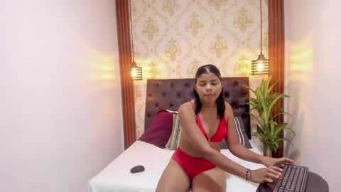 Silvanadelatorre online show from 04.16.26