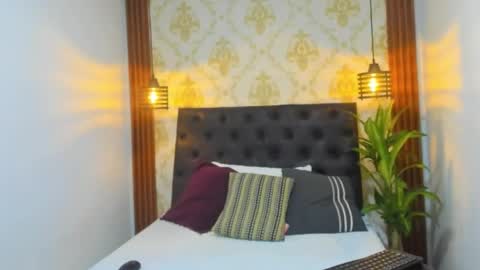 Silvanadelatorre online show from 04.16.26