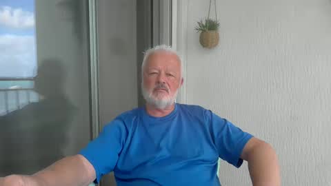 Daddy Bear online show from 04.09.26