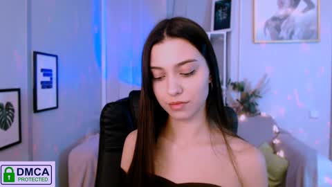 Snapshot of silvia_queen1 chatting on 12.22.24 Silvia nude in pvt online show from 12.22.24