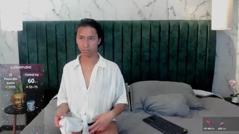 Snapshot of simon_durand chatting on 03.03.25 simon_durand online show from 03.03.25