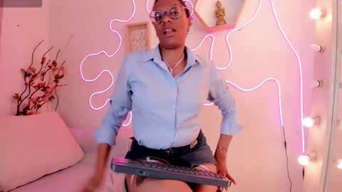 simona_brooke online show from 10.20.25