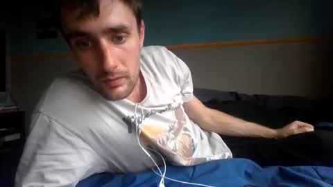 Snapshot of simplytoobored chatting on 04.10.26 simplytoobored online show from 04.10.26