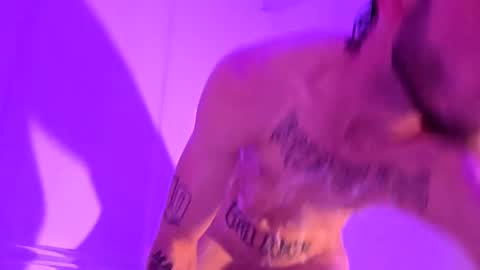 Snapshot of sinandbones chatting on 12.17.25 XXStwinkXXLhole online show from 12.17.25