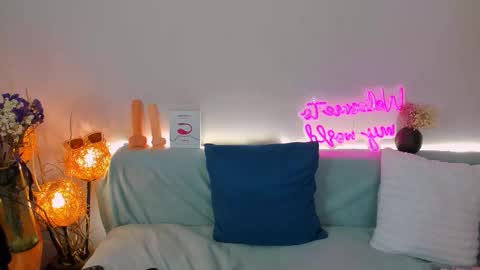 Snapshot of sindy_chiks chatting on 11.15.25 Sindy online show from 11.15.25