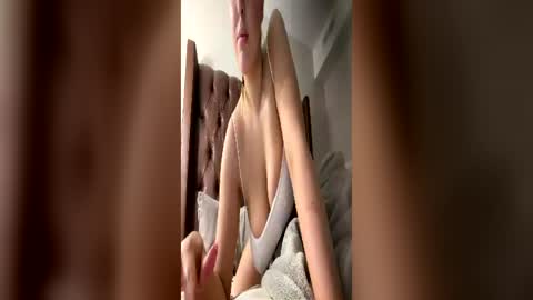 Snapshot of sinfulsophia chatting on 06.27.26 sinfulsophia online show from 06.27.26