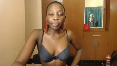 Snapshot of sinn_doll chatting on 05.30.26 Elsie online show from 05.30.26