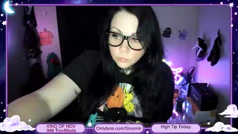 Snapshot of sinominx chatting on 11.26.25 Sinomin online show from 11.26.25