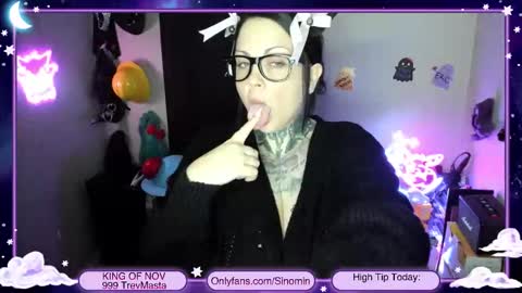 Snapshot of sinominx chatting on 11.27.25 Sinomin online show from 11.27.25