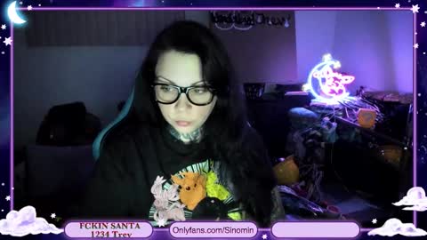 Snapshot of sinominx chatting on 12.20.25 Sinomin online show from 12.20.25