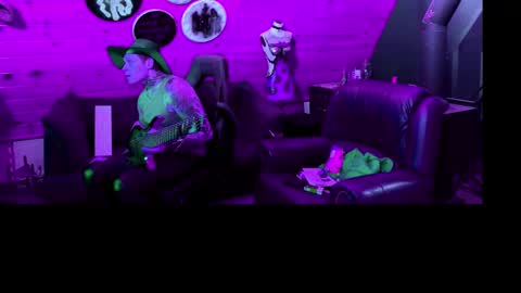 Dustbunnyfoofoo online show from 11.02.25