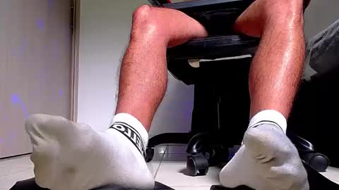 only foot                         worshipers here online show from 10.12.25