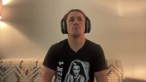 Snapshot of sirbubblesworth chatting on 02.08.25 sirbubblesworth online show from 02.08.25