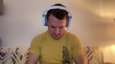 Snapshot of sirbubblesworth chatting on 02.19.25 sirbubblesworth online show from 02.19.25