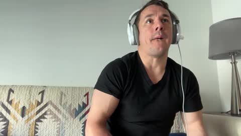 Snapshot of sirbubblesworth chatting on 03.12.25 sirbubblesworth online show from 03.12.25