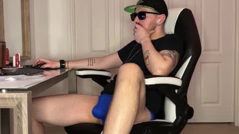 Snapshot of sirdaddymcqween chatting on 01.11.26 Sir Daddy McQween online show from 01.11.26