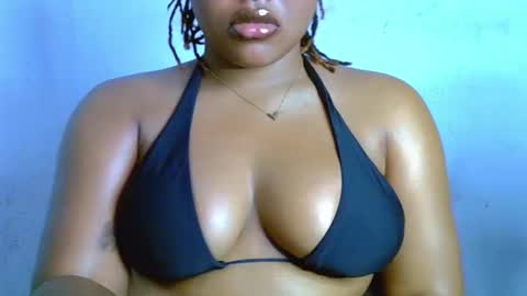 Siren XOXO online show from 11.01.25