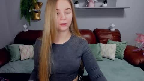 SirenaBloom online show from 03.04.26