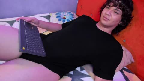 Snapshot of sirius_angels chatting on 12.21.24 Sirius angels online show from 12.21.24