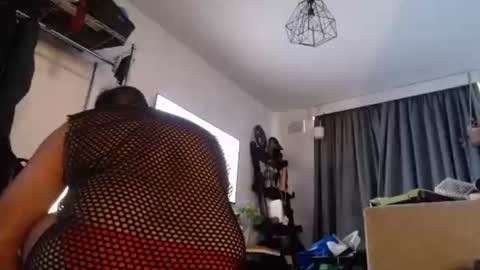 Snapshot of sissyboilooking chatting on 12.21.24 RESPONDS WELL TO ... online show from 12.21.24