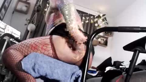 RESPONDS WELL TO ... online show from 02.03.26