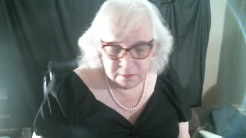 Sissy Diane online show from 12.26.24