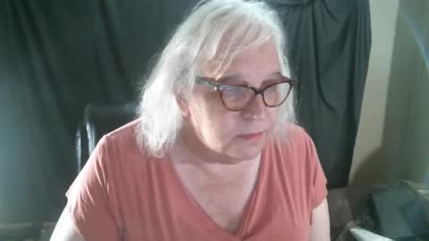 Sissy Diane online show from 12.28.24