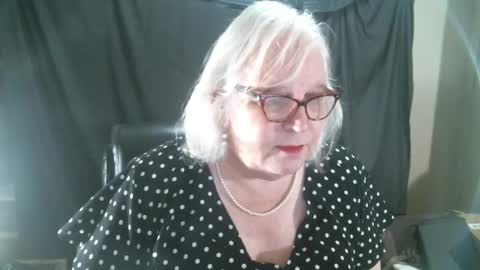 Sissy Diane online show from 01.08.25