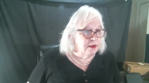 Sissy Diane online show from 01.11.25