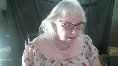 Sissy Diane online show from 02.15.25
