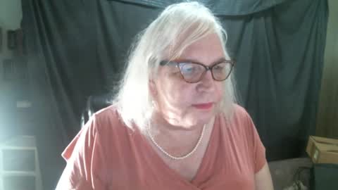 Sissy Diane online show from 02.17.25