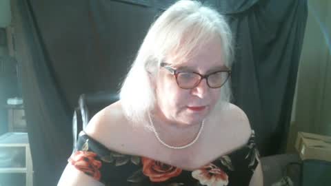 Sissy Diane online show from 02.23.25
