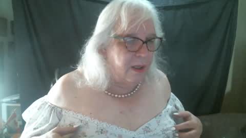 Sissy Diane online show from 10.04.25